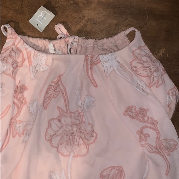 Floral Top 🌸 - Picture 3 of 3